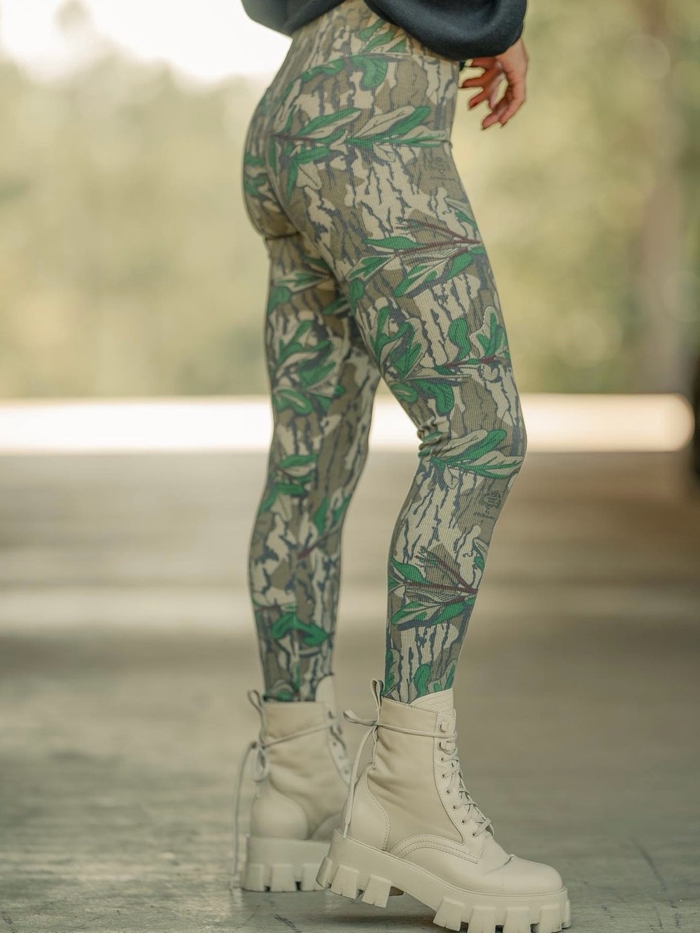 Tribe Kelley x Mossy Oak Greenleaf Camo Ribbed Leggings